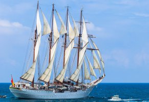 корабль,море,парусный,встреча,катера,juan sebastian de elcano