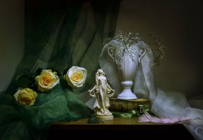 ваза,валентина колова,занавеска,столик,ветки,фигурка,ткань,лента,цветы,статуэтка,девушка,still life,книга,перо,розы