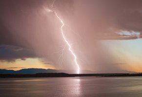 lake pueblo,молния,озеро,шторм