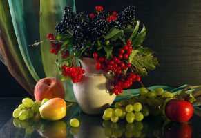 ваза,рябина,фрукты